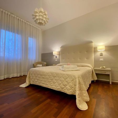 Villa Alda Suites & Rooms Cervia Ngoại thất bức ảnh